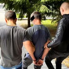 Za nic miał trzy sądowe zakazy. Pijany wsiadł za kierownicę